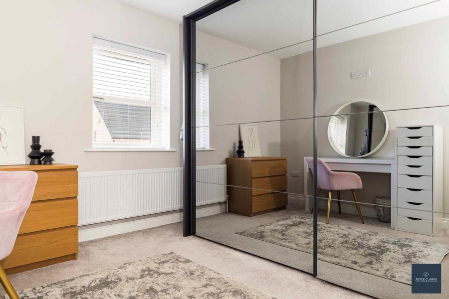 11 Rowan Mews