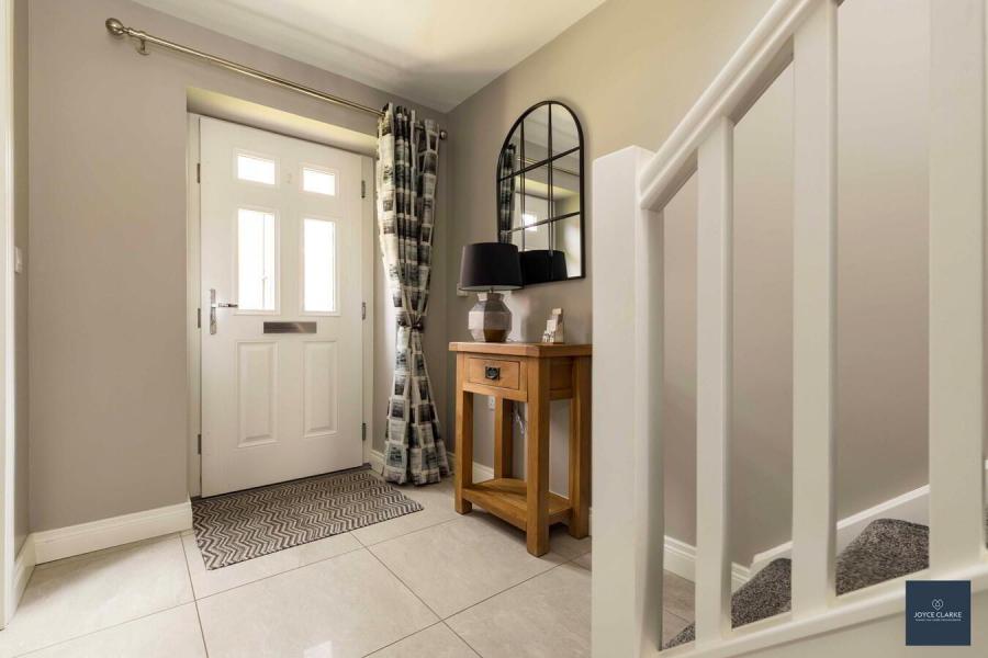 11 Rowan Mews