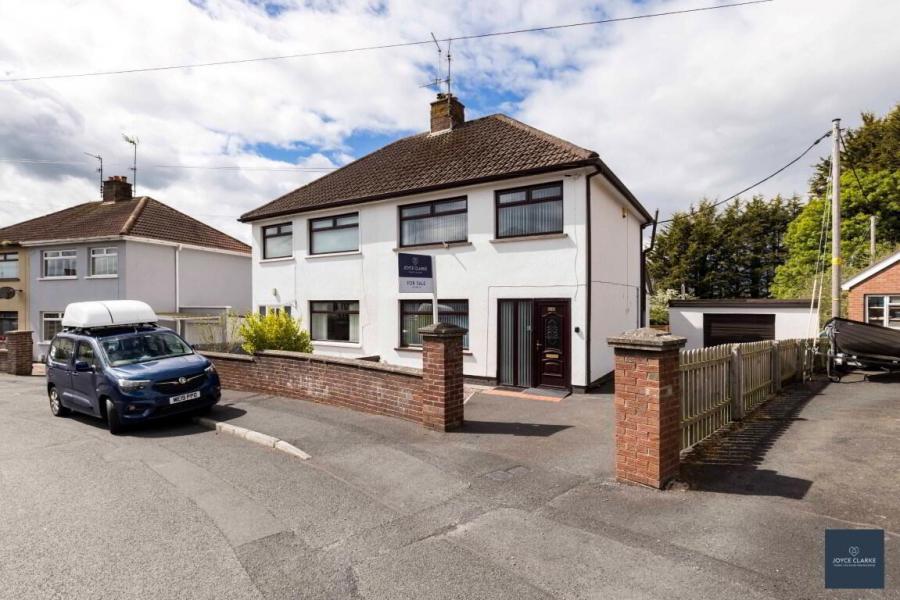 95 Kingsway Drive
