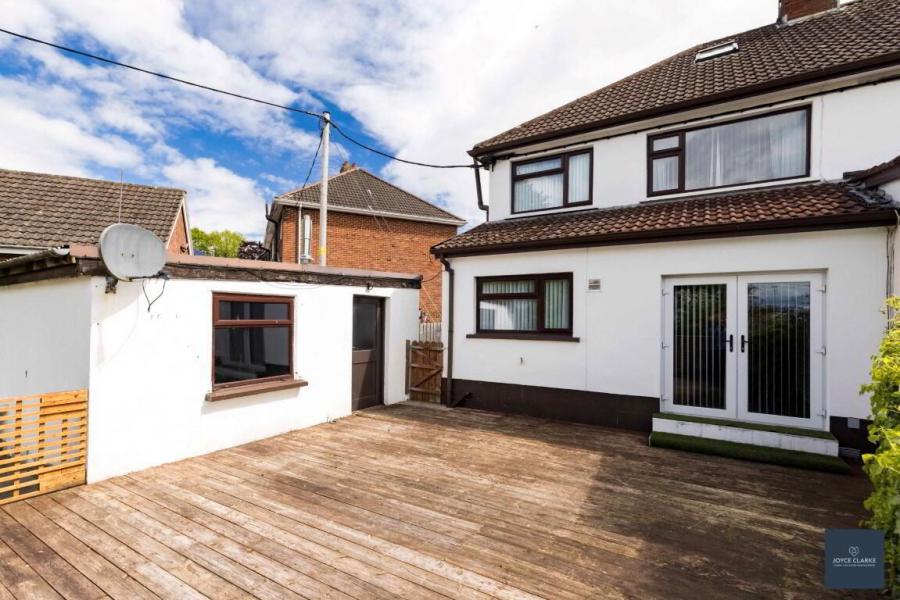 95 Kingsway Drive
