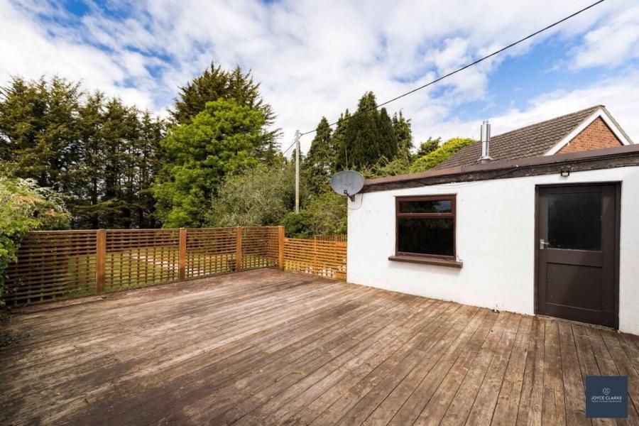 95 Kingsway Drive