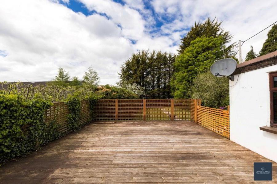 95 Kingsway Drive