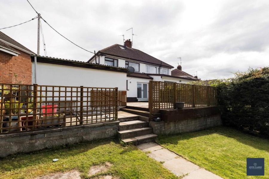 95 Kingsway Drive