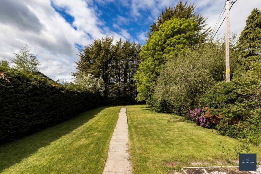 95 Kingsway Drive