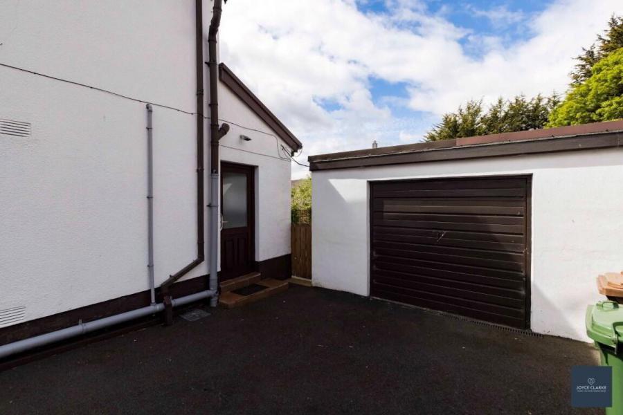 95 Kingsway Drive