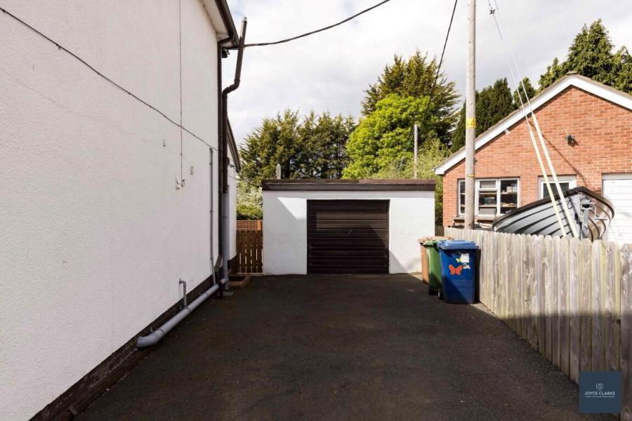 95 Kingsway Drive