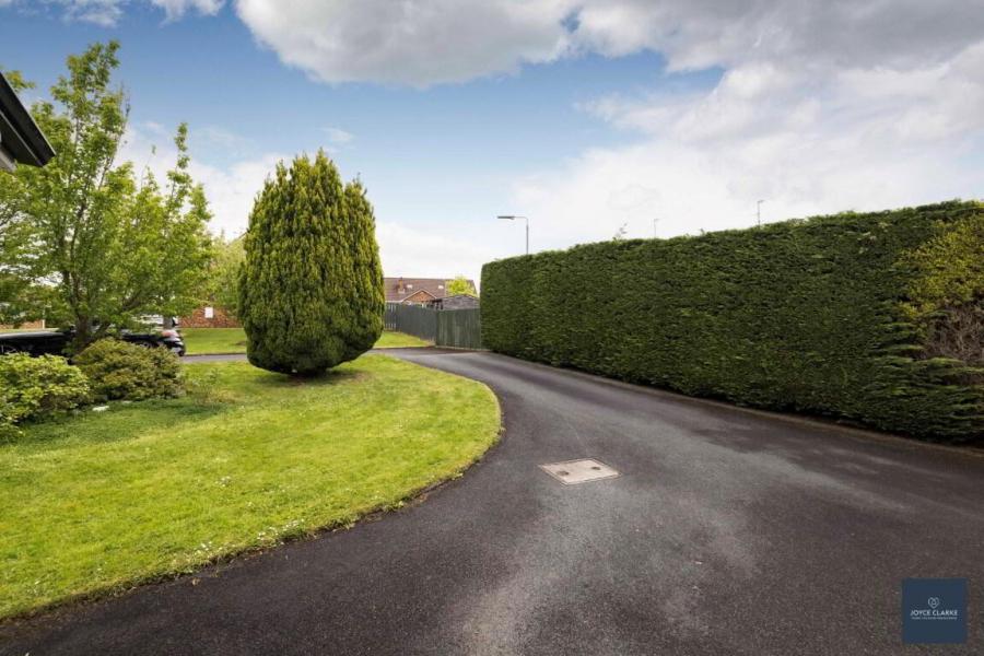 5 Deans Walk