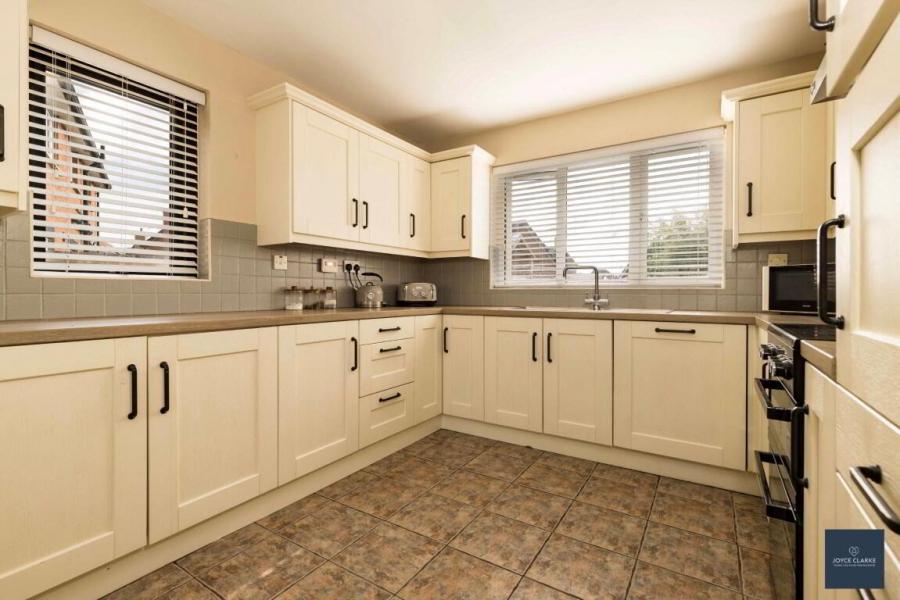 155 Carnreagh