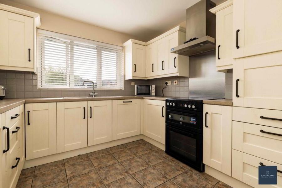 155 Carnreagh