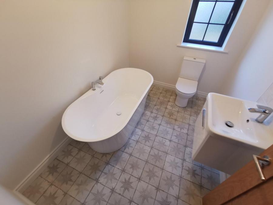Tbc, Htd, Silverwood Avenue Tbc, Htd, Silverwood Avenue