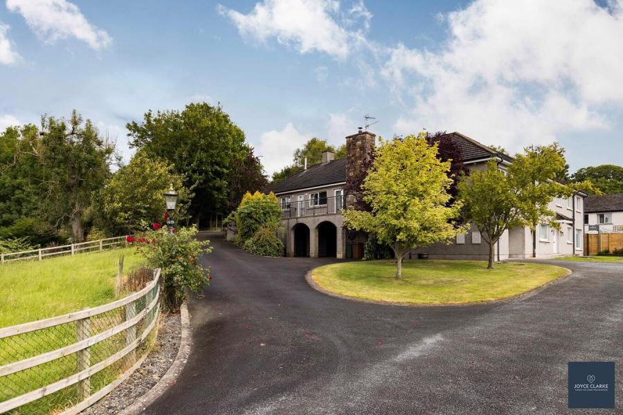 1 The Appleyard