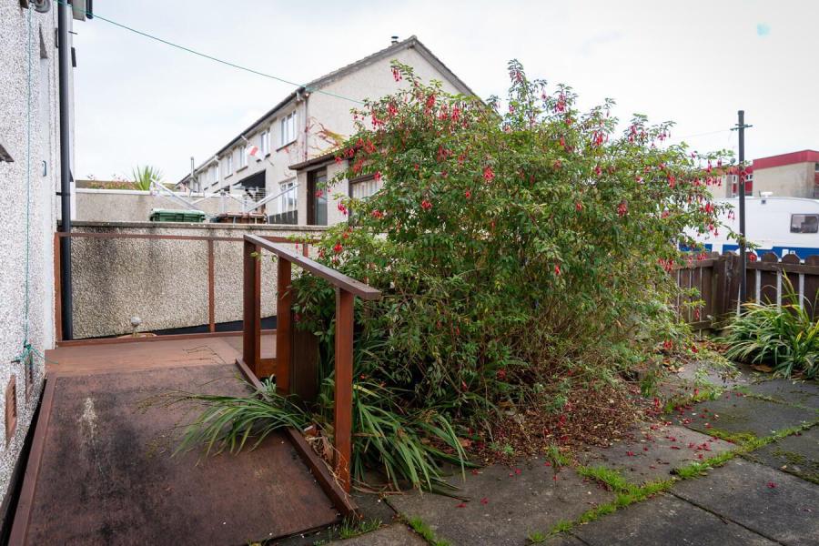 9 Derryclone Gardens