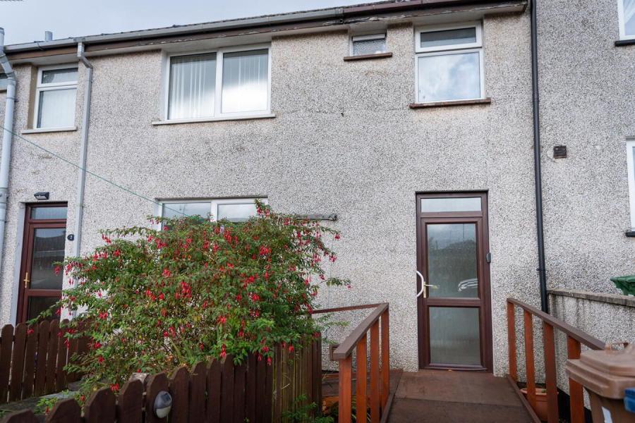 9 Derryclone Gardens