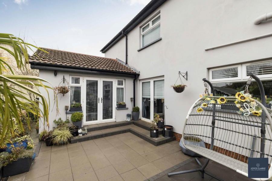 32 Gilpins Manor