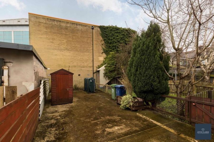 39 Clonavon Avenue