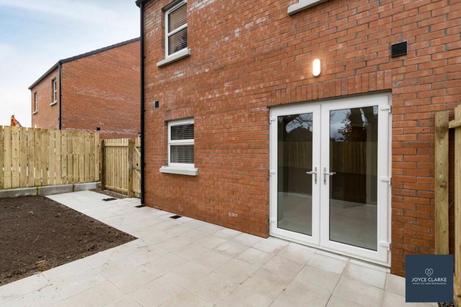 30, Rowan Manor