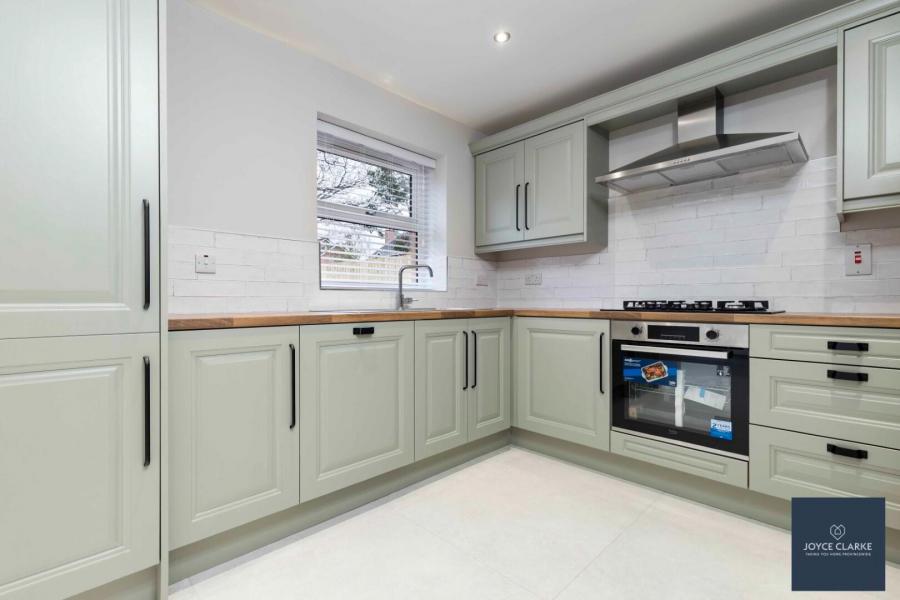 29, Rowan Manor