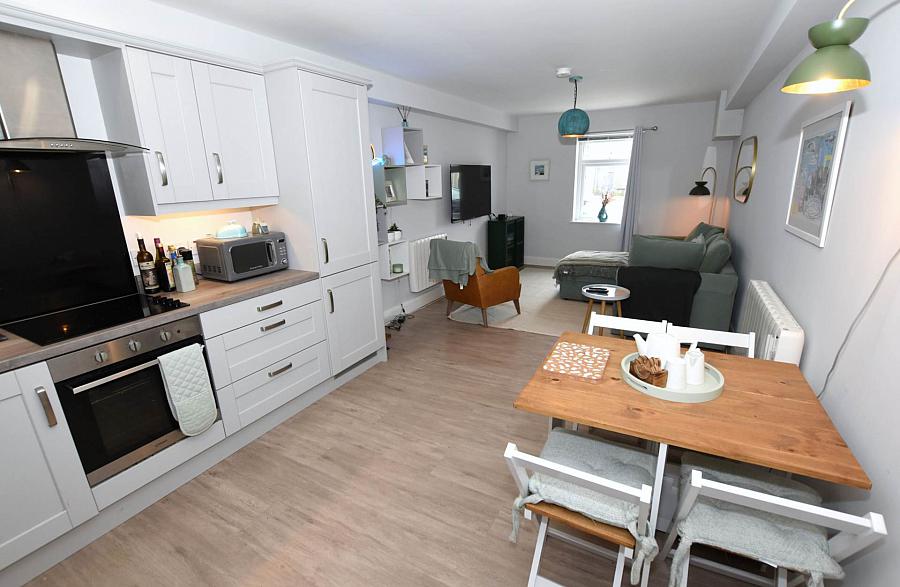 3 Whitkirk House Main Street