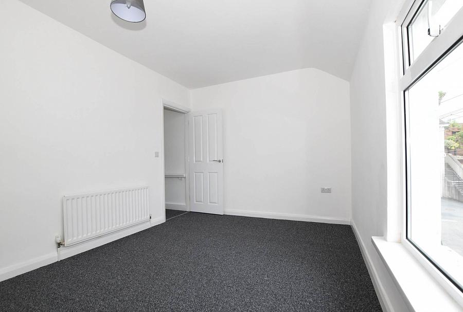 5 Meadowbank Avenue