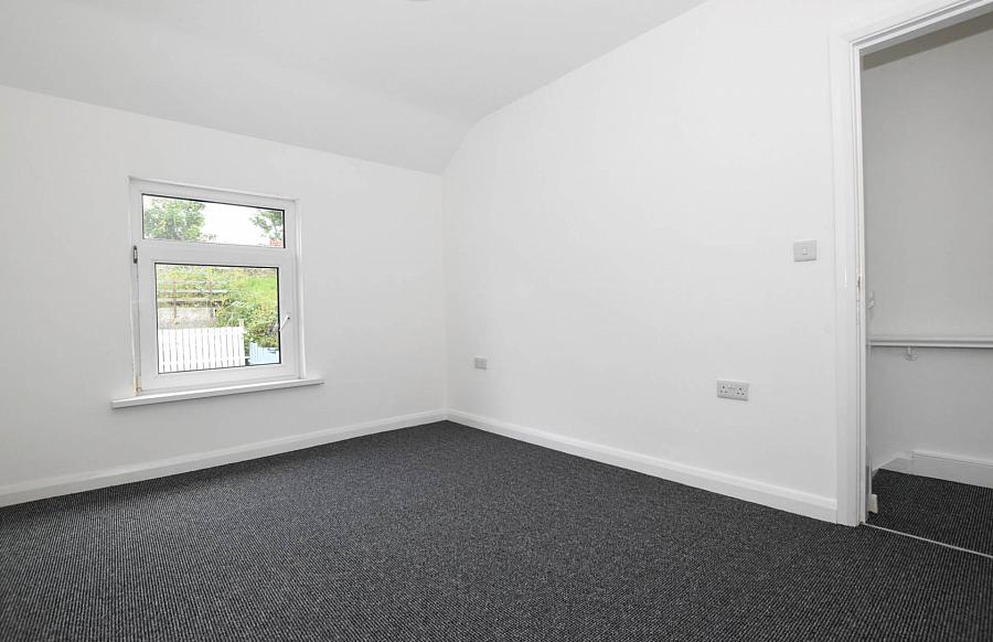 5 Meadowbank Avenue