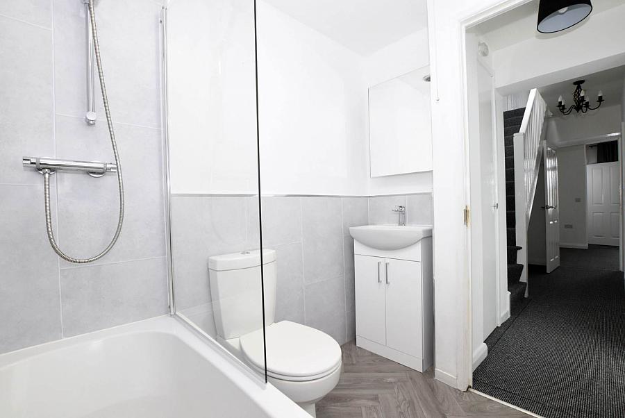 5 Meadowbank Avenue
