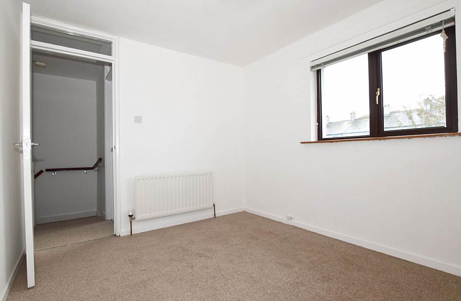 18 Meadow Close