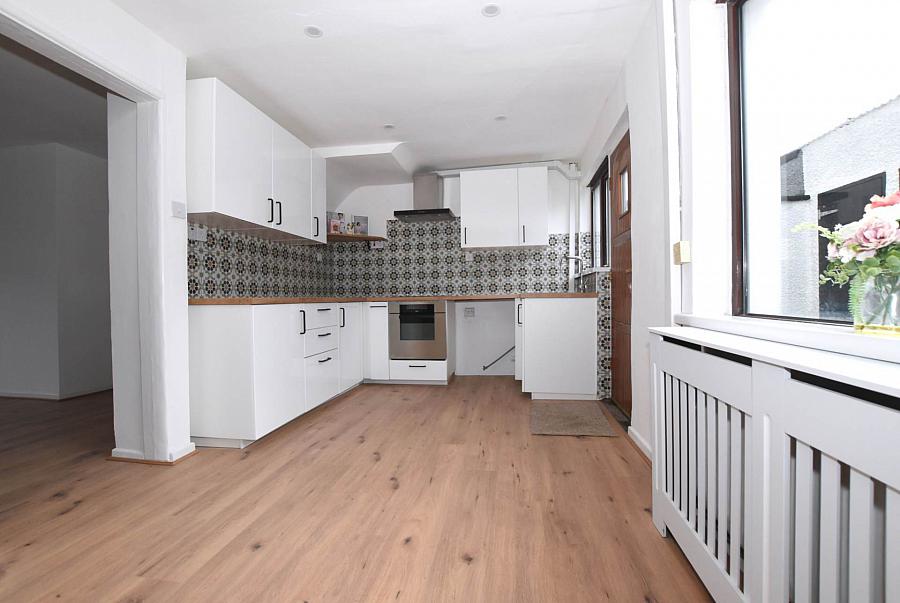 18 Meadow Close