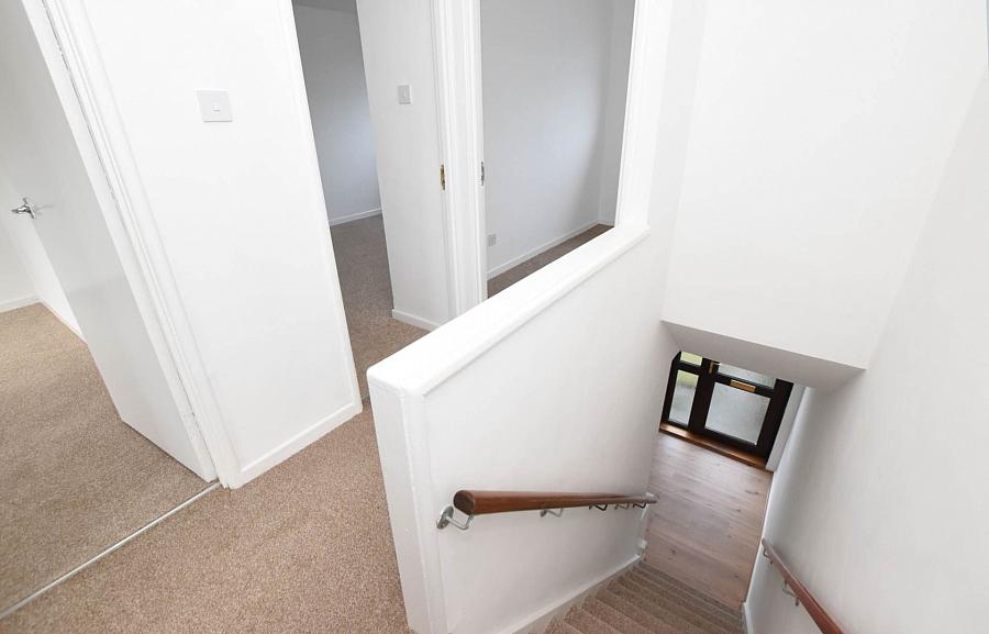 18 Meadow Close