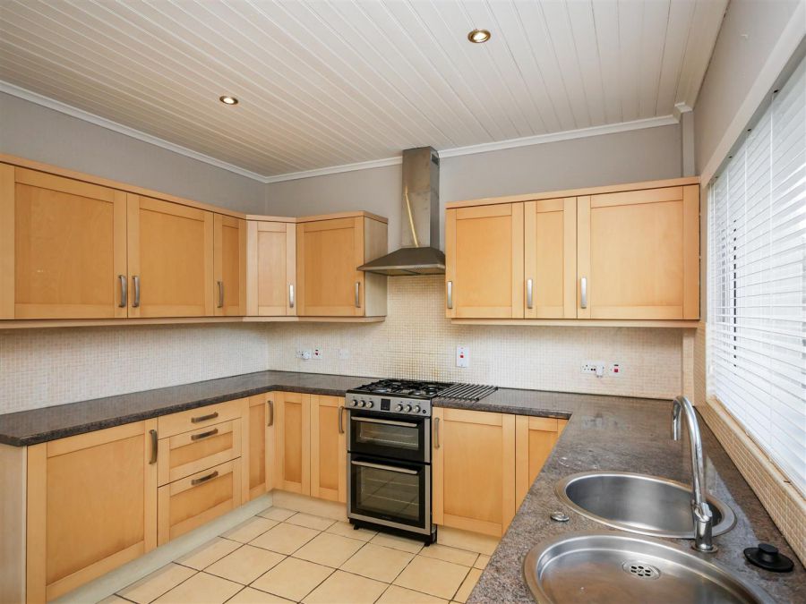 6 Thorndale Road North