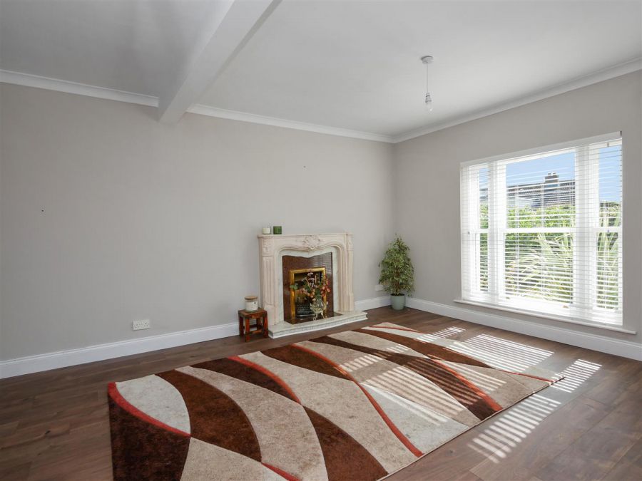 6 Thorndale Road North