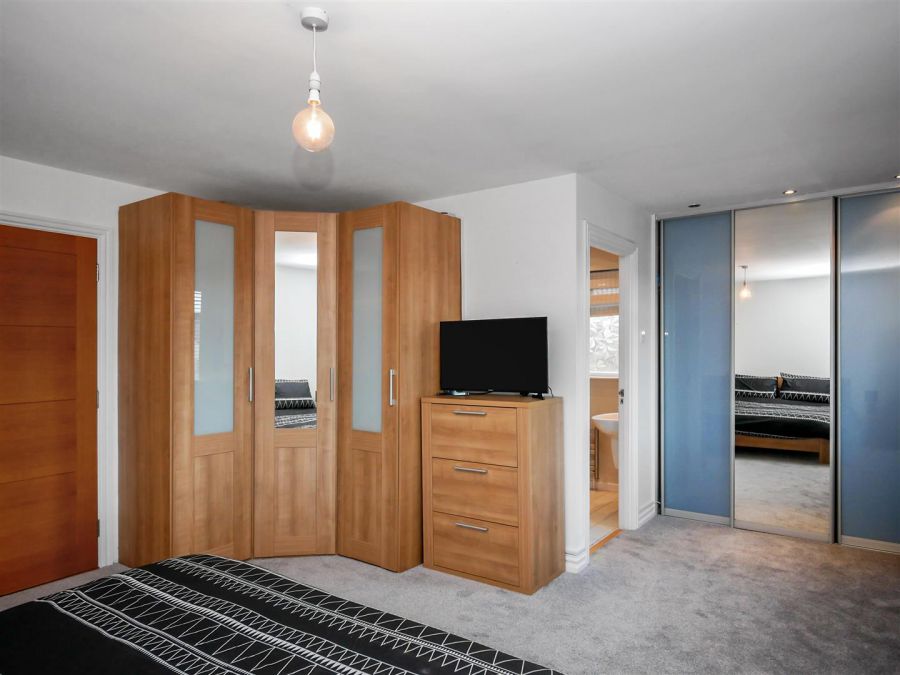 18 Croft Hill