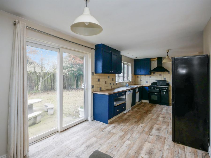 4 Baronscourt Lane