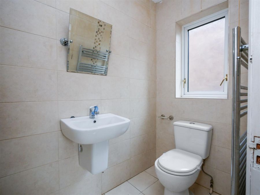 4 Baronscourt Lane