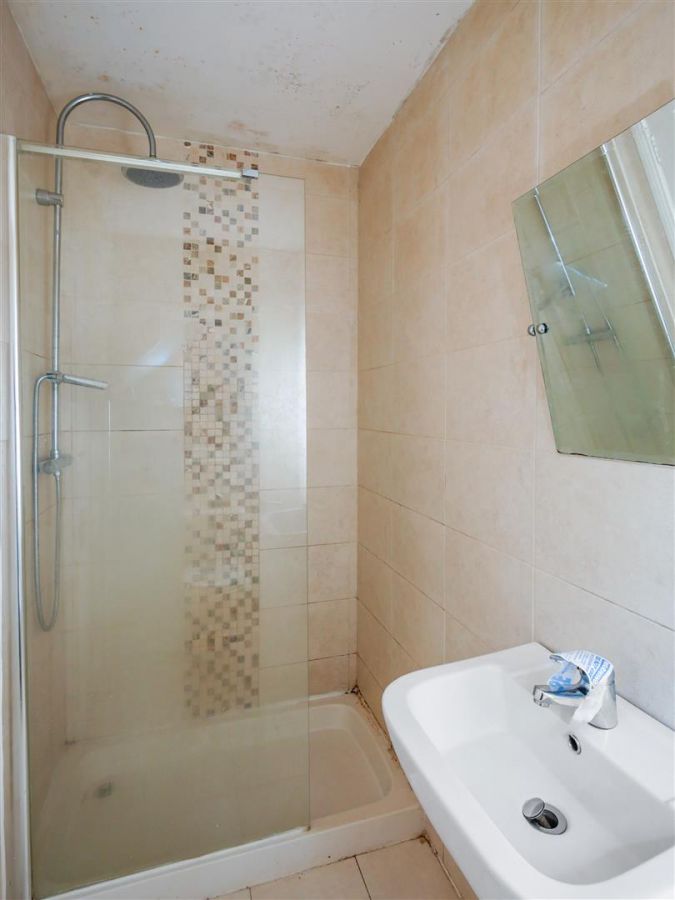 4 Baronscourt Lane