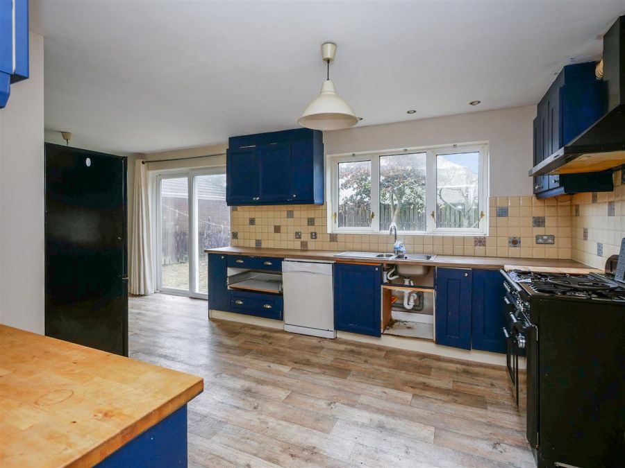 4 Baronscourt Lane