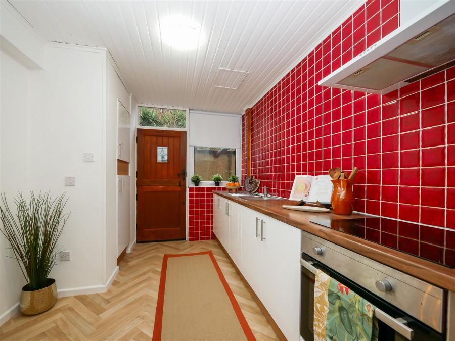 17A Castlehume Gardens, Belvoir Park