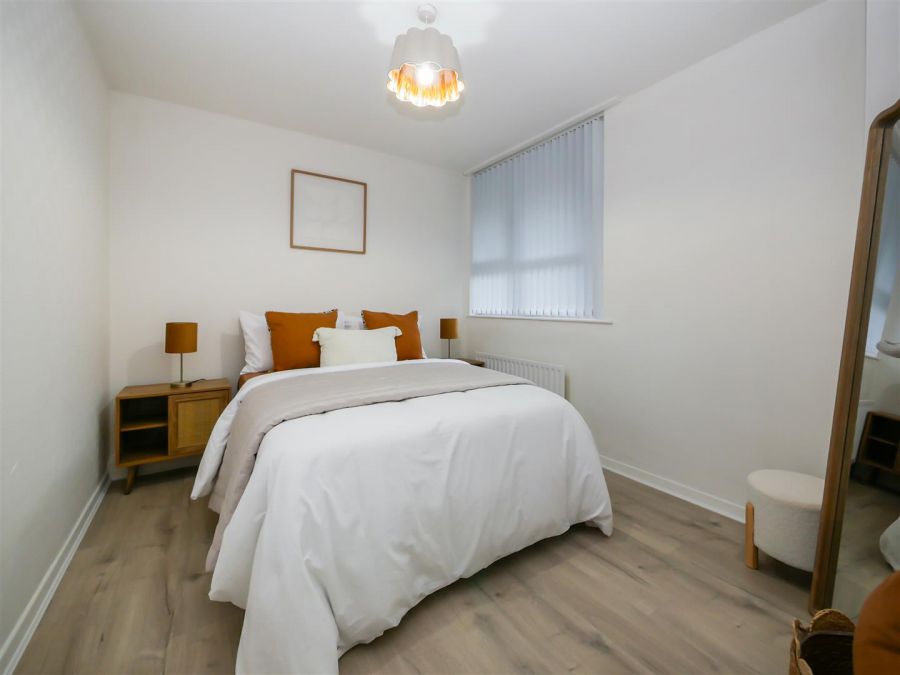 17A Castlehume Gardens, Belvoir Park