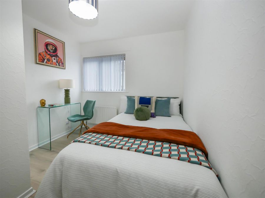 17A Castlehume Gardens, Belvoir Park