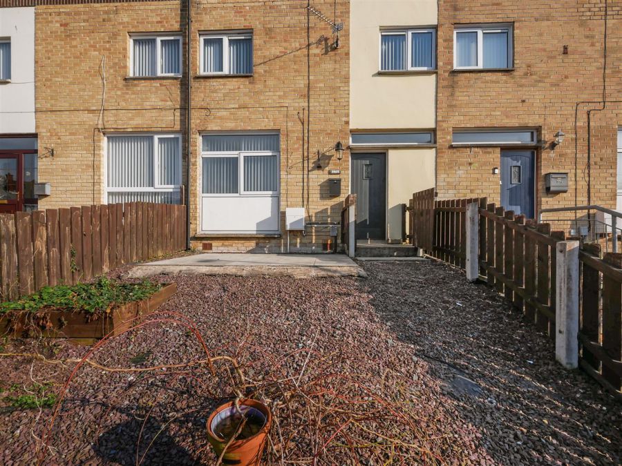 17A Castlehume Gardens, Belvoir Park