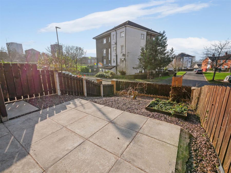 17A Castlehume Gardens, Belvoir Park