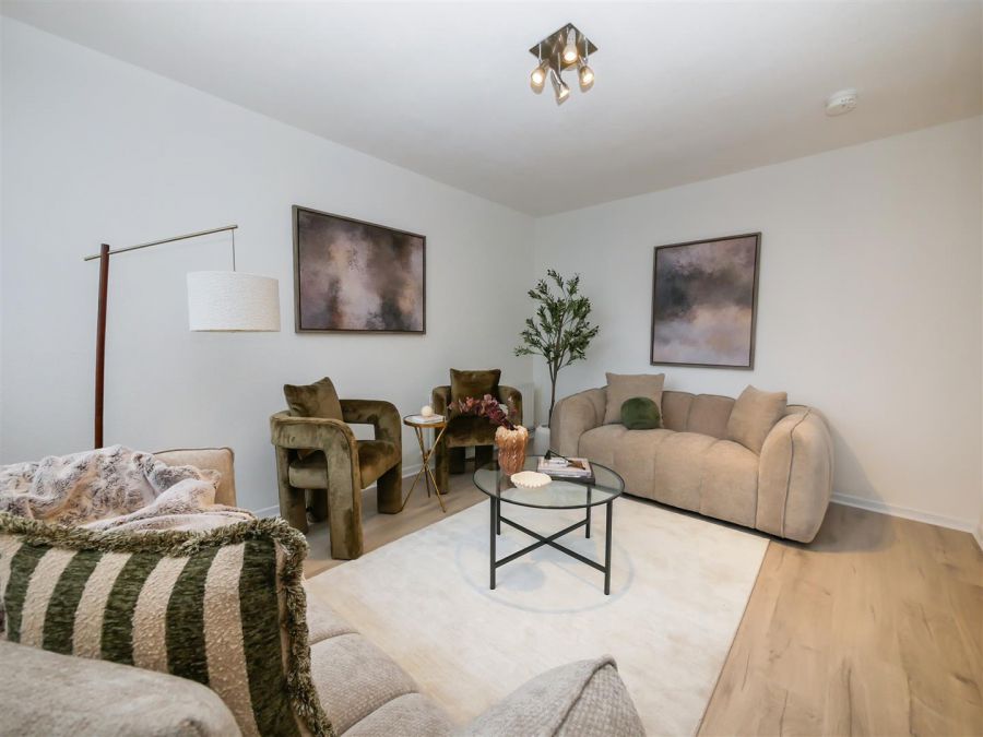 17A Castlehume Gardens, Belvoir Park