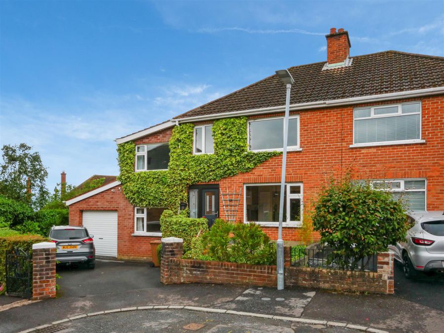 14 Lenaghan Gardens
