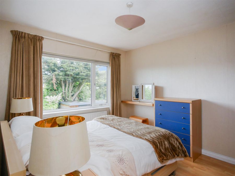 14 Lenaghan Gardens