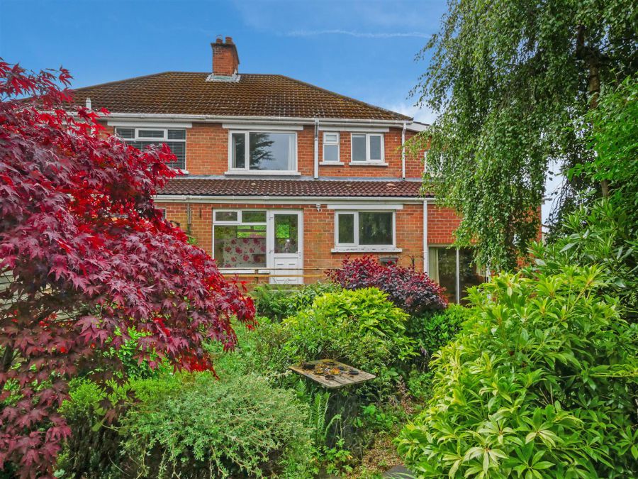 14 Lenaghan Gardens