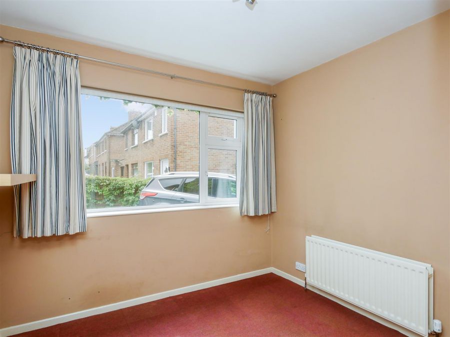 14 Lenaghan Gardens