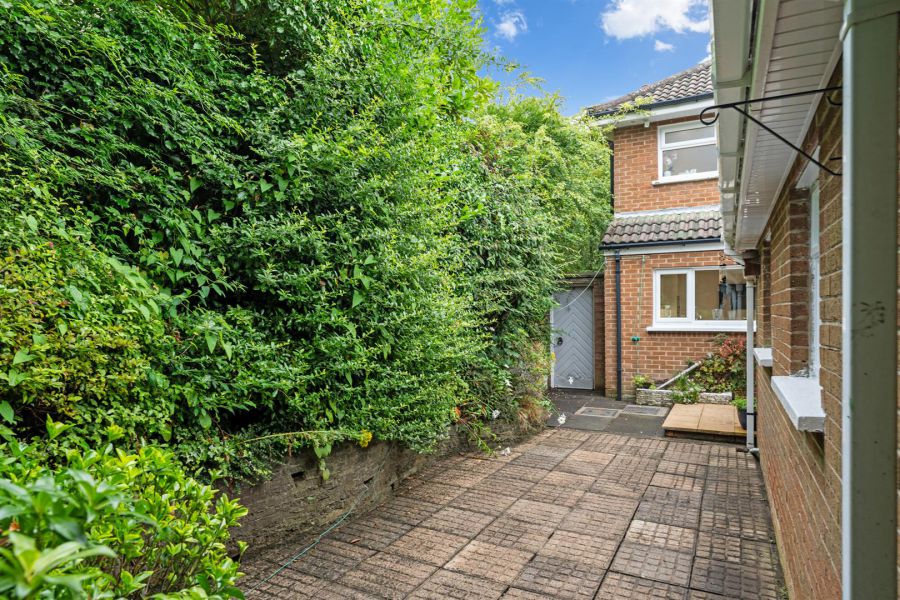 3 Willowbank Crescent