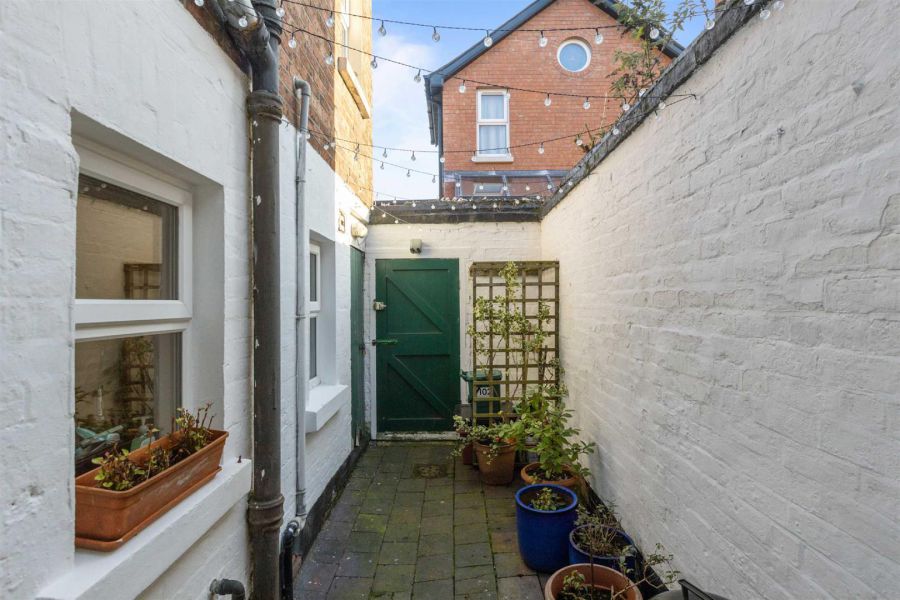 102 Deramore Avenue, Ormeau Road