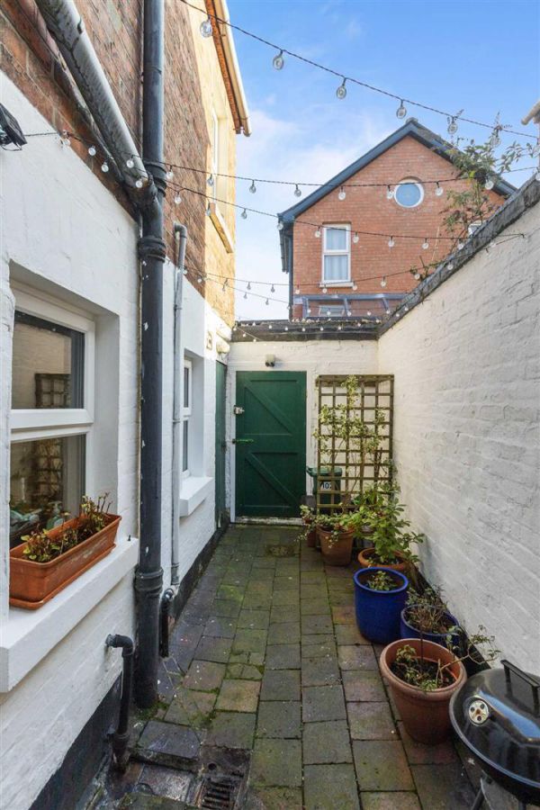 102 Deramore Avenue, Ormeau Road