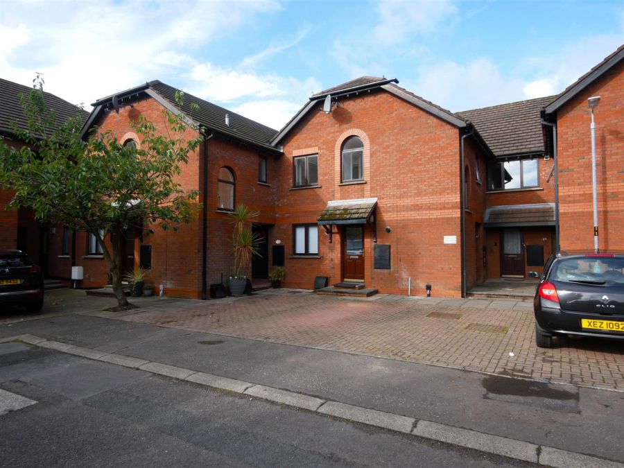 33 Hampton Manor