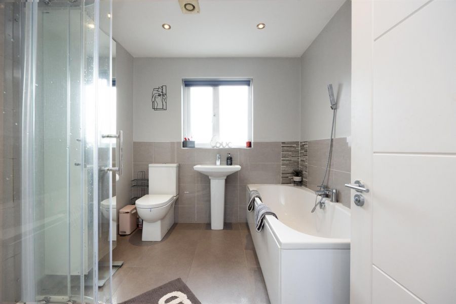 2A Carnbrae Avenue, Newton Park